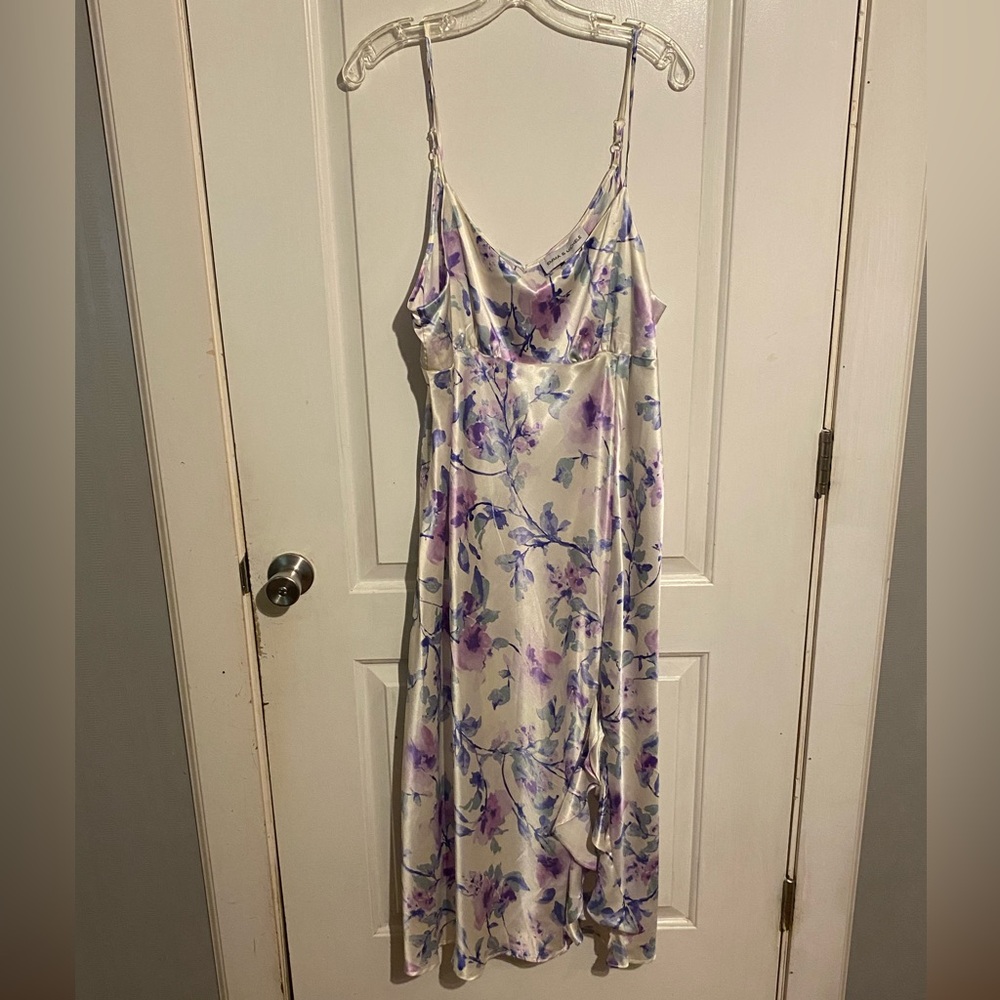 New Emma & Michelle Floral Maxi White And Purple Dress. Size Large.